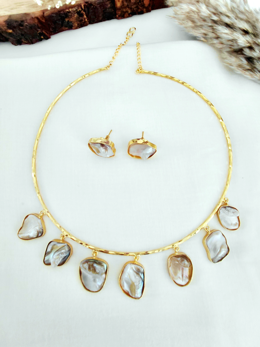 Mother of Pearl Round Necklace Set