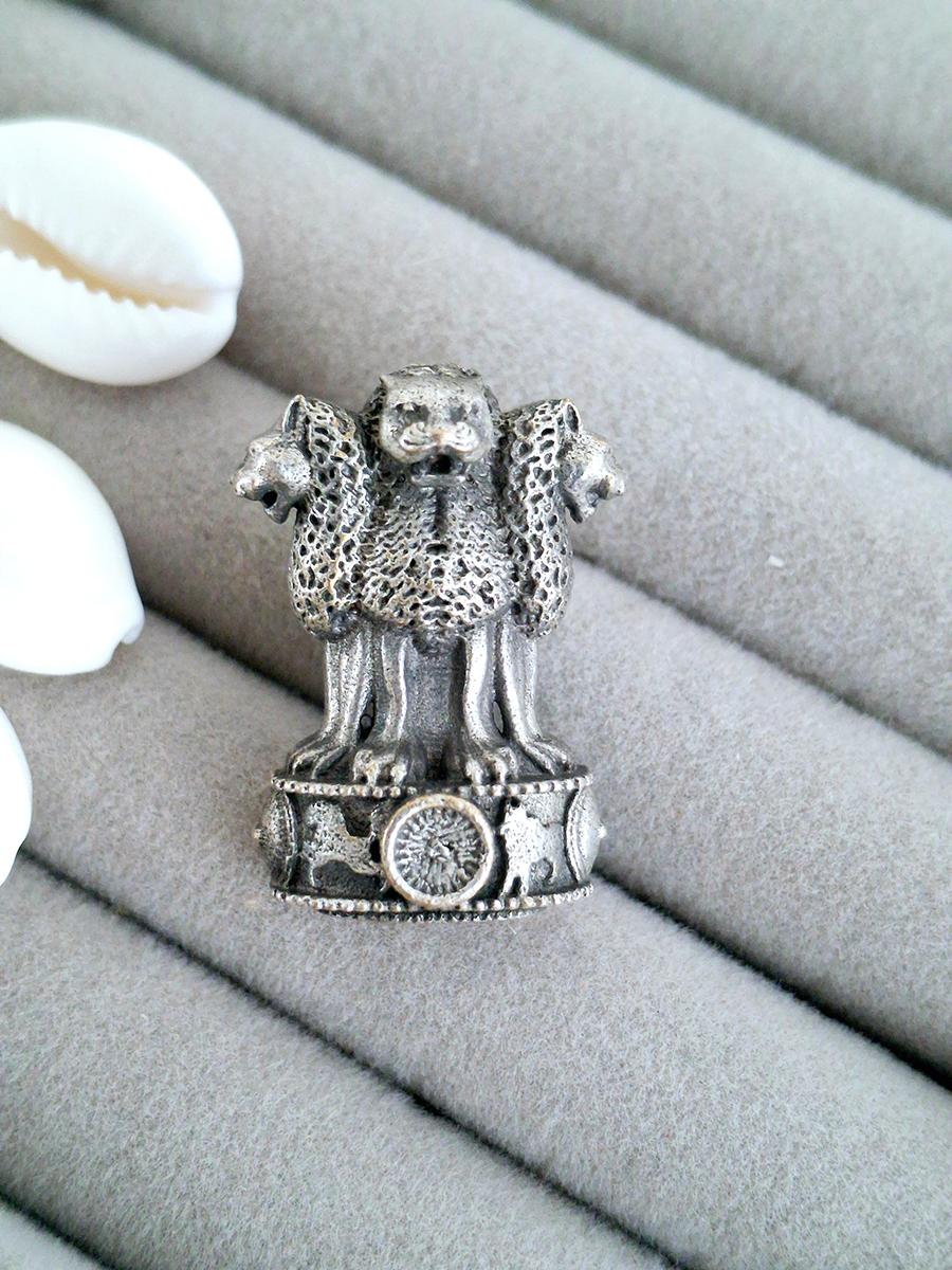 Ashoka Stambh Oxidised Stud