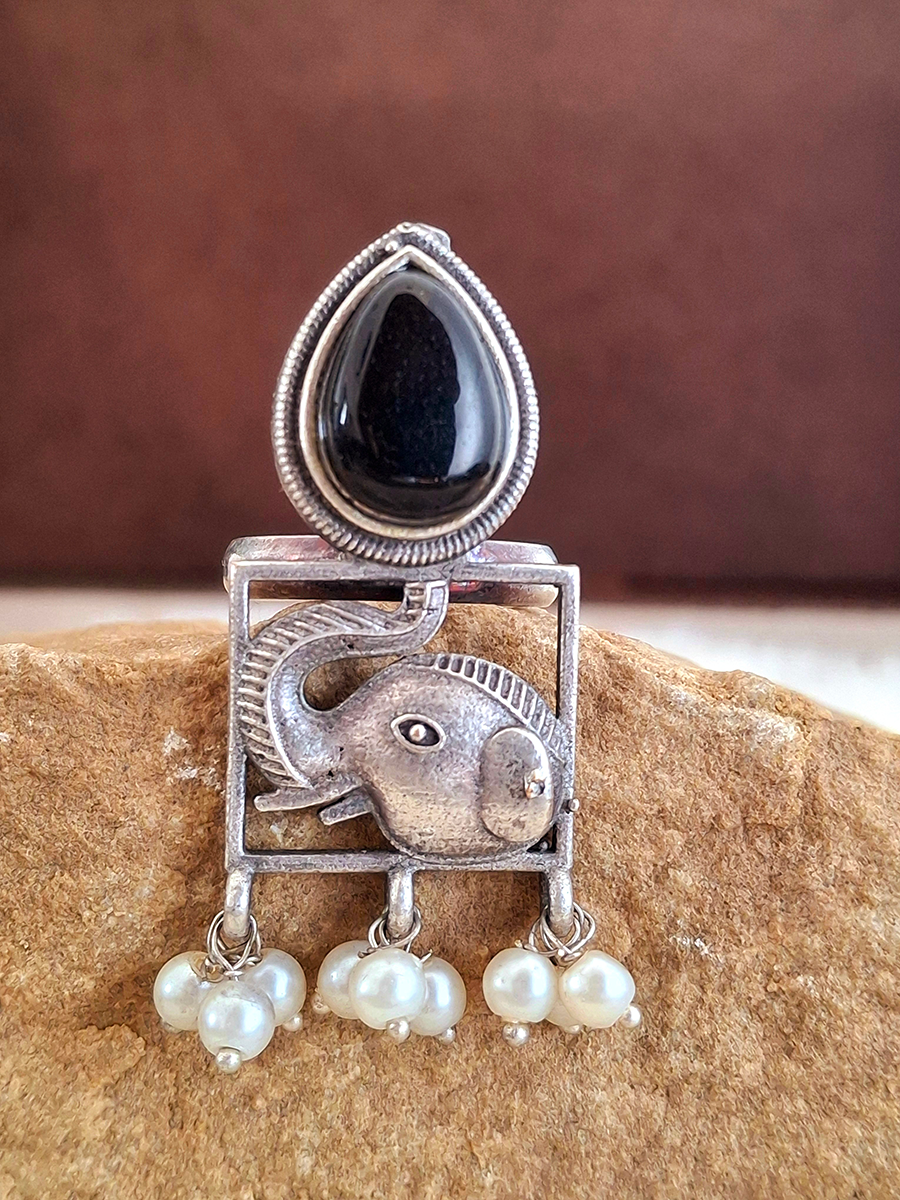 Elephant Face Monalisa Stone Oxidised Ring