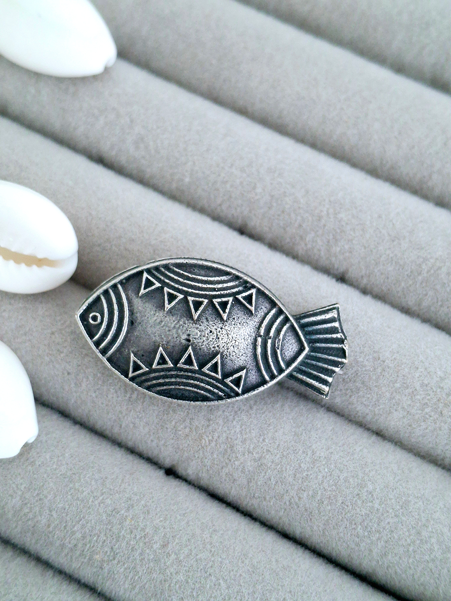 Fish Oxidised Stud