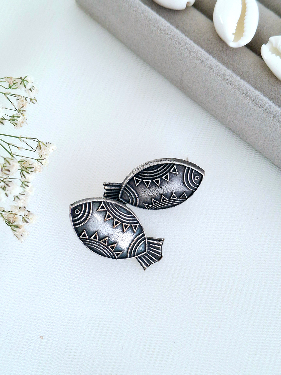 Fish Oxidised Stud
