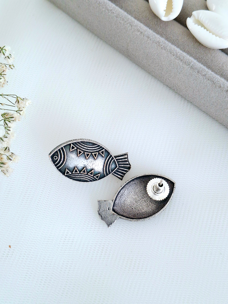 Fish Oxidised Stud
