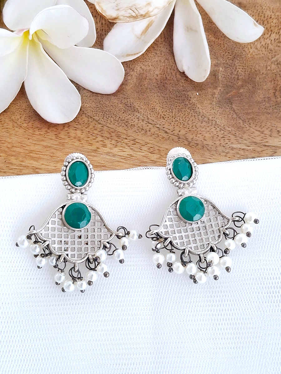 Jhalar Oxidised Stone Jhumki Earing with Pearl