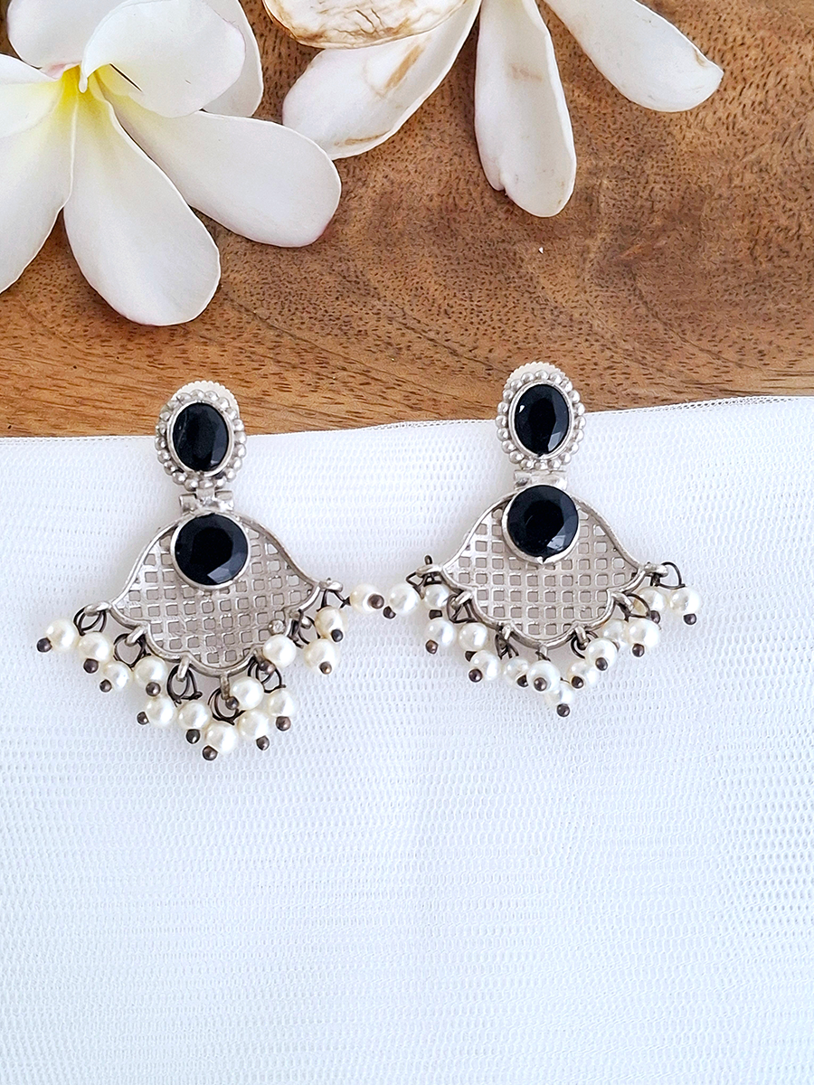 Jhalar Oxidised Stone Jhumki Earing with Pearl
