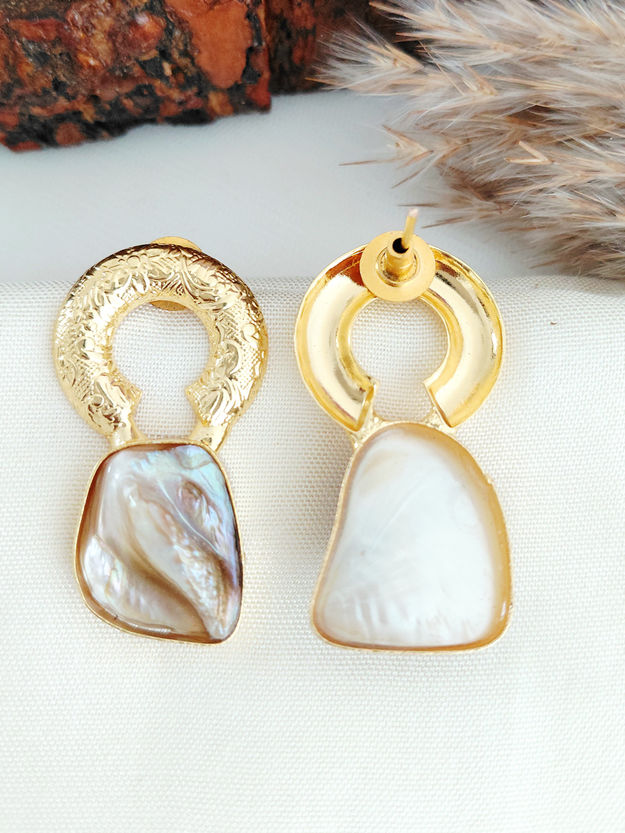 Mother of Pearl Elegant Earring