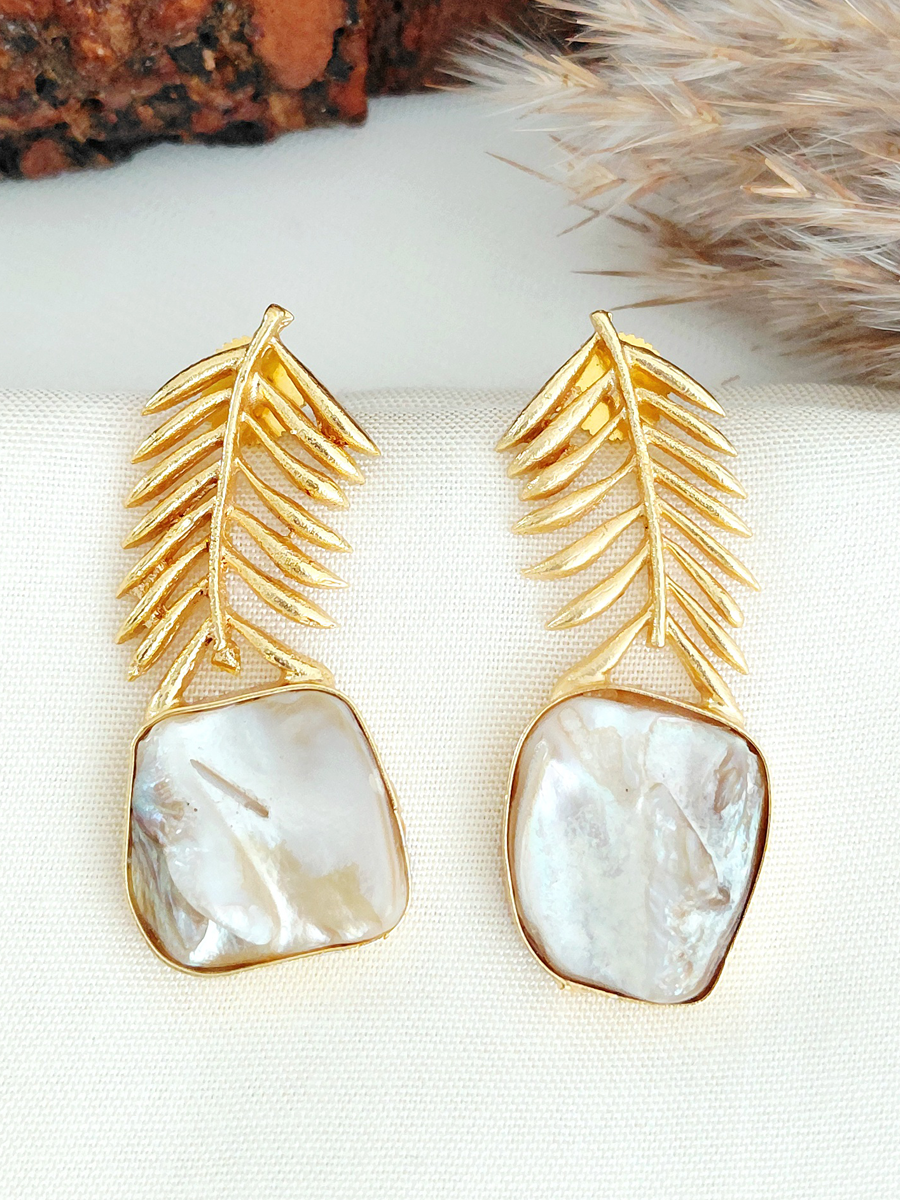 Mother of Pearl Leaf Style Earring