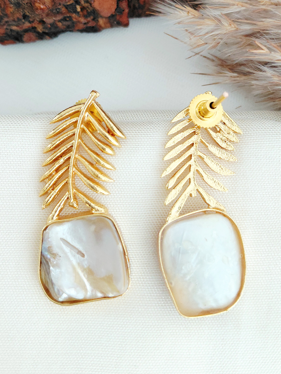 Mother of Pearl Leaf Style Earring