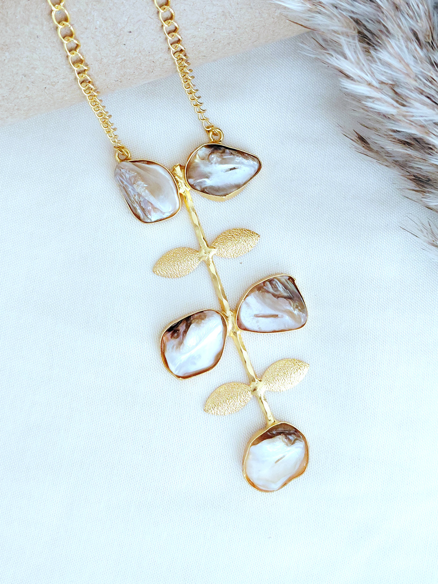 Mother of Pearl Leaf Style Necklace