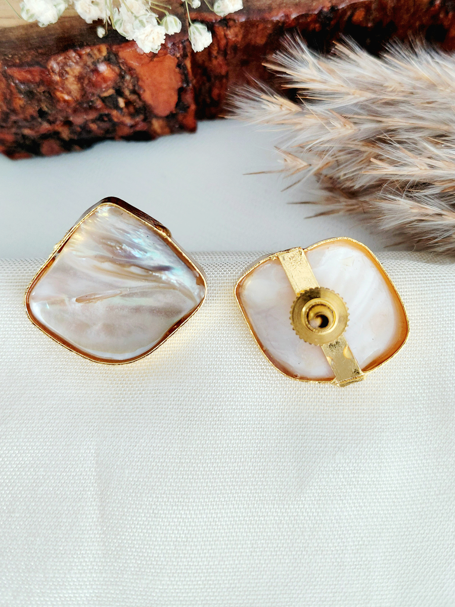 Mother of Pearl Stud Earring