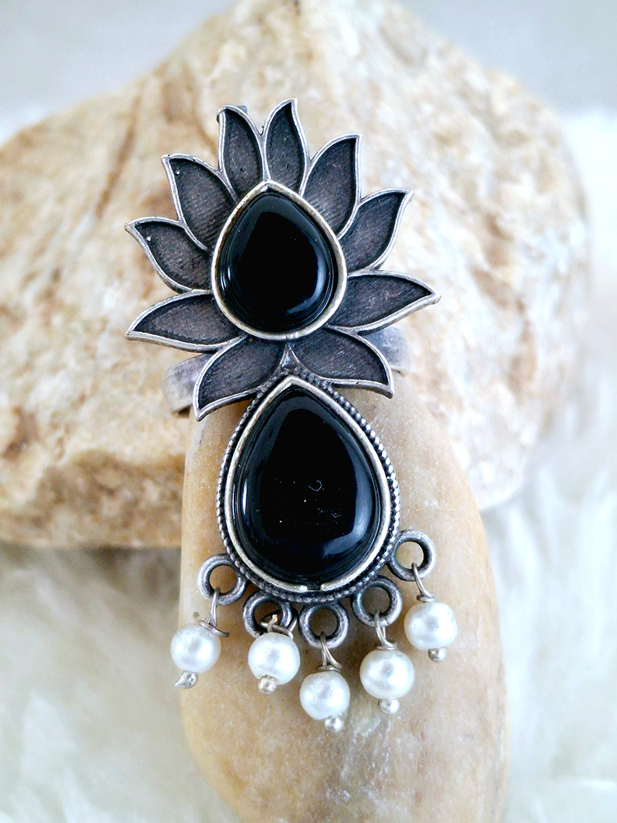 Lotus Stone Oxidised Ring