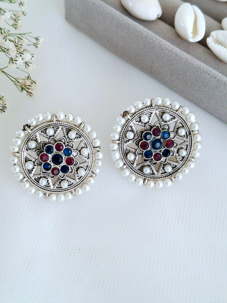 Round Pearl Oxidised Stud