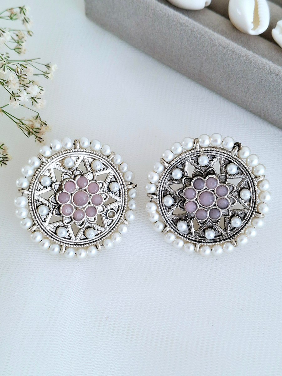 Round Pearl Oxidised Stud