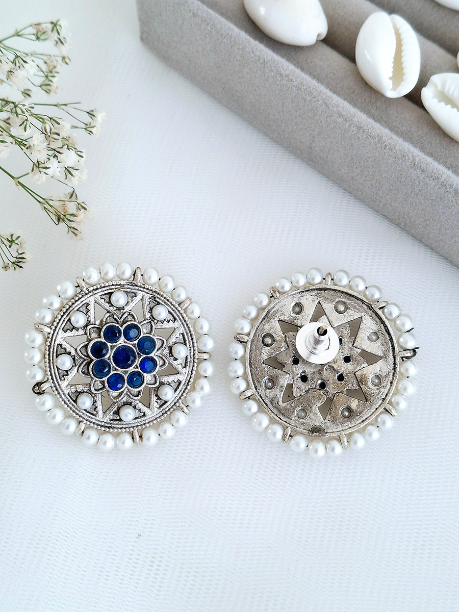 Round Pearl Oxidised Stud