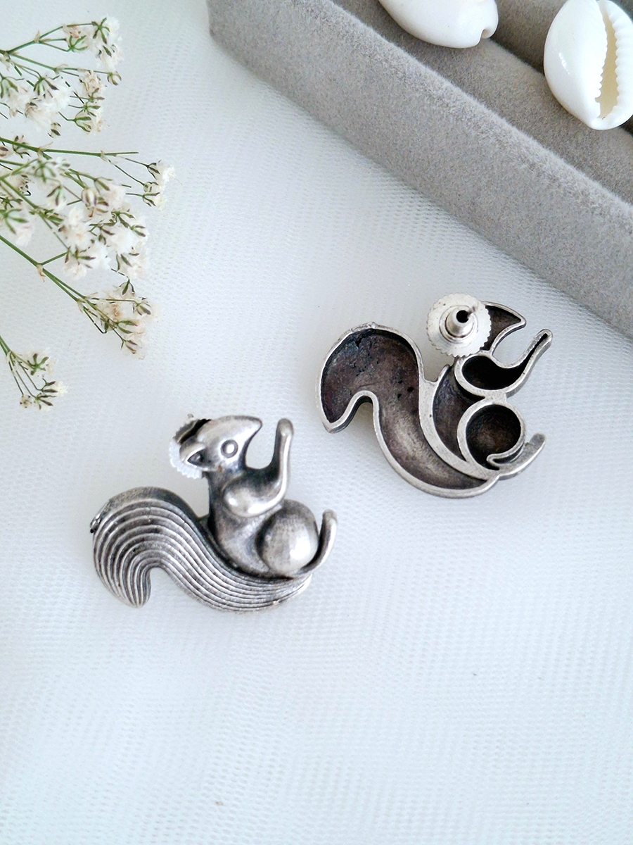 Squirrel Oxidised Stud
