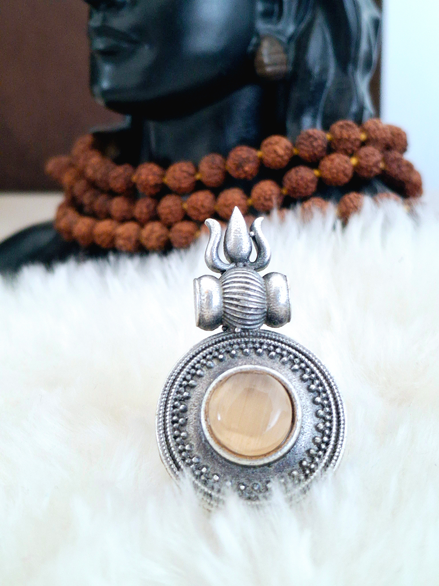 Trishul Oxidised Ring with Monalisa Stone